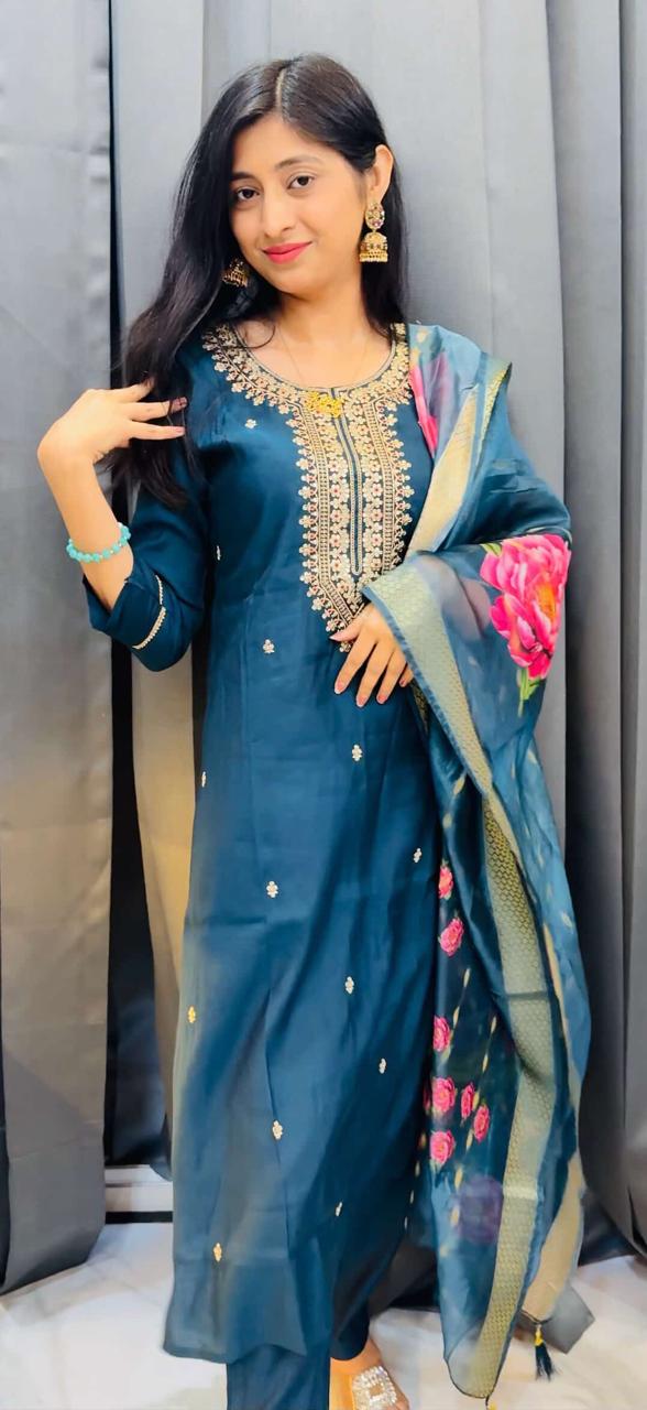 Silk Blend Attractive suit with Organza Dupatta